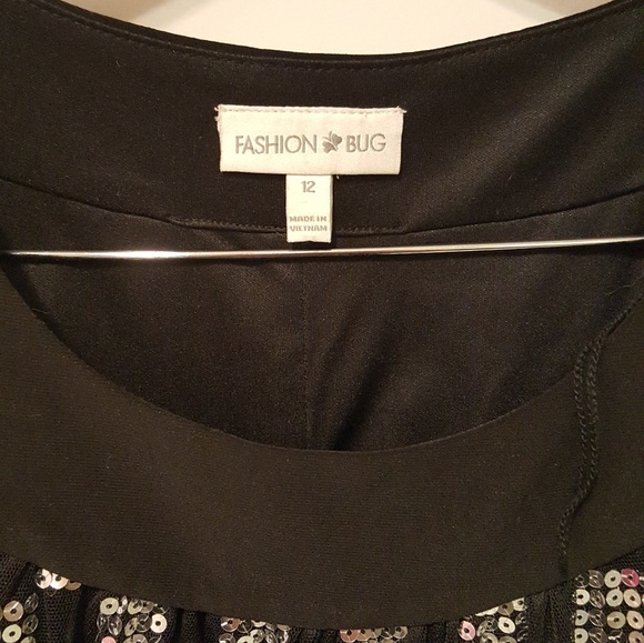 Dress - Picture 3 of 4